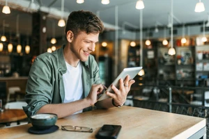 Man Ipad Cafe